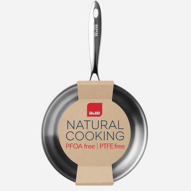 🧑‍🍳 Cocina natural y saludable.
Descubre nuestra sartén Triply Natural Cooking 🌱
🔥 Fabricada con material tricapa:
✔️ Acero inoxidable 18/10 (cara superior)
✔️ Aluminio (interior, para un calor homogéneo)
✔️ Acero inoxidable 18% (base inferior)
✨ Sin antiadherentes, sin químicos:
🚫 Libre de PFOA, PTFE y BPA
✅ Apta para inducción y horno
✅ Varios diámetros
✅ Mango de acero inoxidable resistente
Ideal para quienes buscan una alternativa ecológica y saludable para cocinar con estilo y conciencia.
🌍 Cocina con lo esencial. Cocina con Triply.
#CocinaNatural #AceroInoxidable #SinTeflón #SarténSaludable #CocinaEcológica #Triply #CocinaSana #SinPFOA #SinPTFE #HealthyCooking #EcoKitchen #CocinaConEstilo