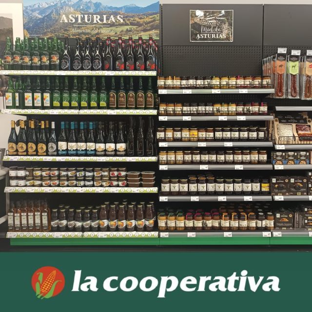 ✨ Sabores que vienen del paraíso...
En La Cooperativa ya puedes encontrar lo mejor de Asturias, tierra de tradición y productos con alma. Sidras, mieles, quesos, embutidos, legumbres, dulces, licores y conservas: todo un homenaje a la gastronomía asturiana.🧀🍯🥂 ¡Ven a descubrirlos y llévate un pedacito del norte!📍 Asturias, ahora más cerca que nunca. Solo en #LaCooperativa.#Asturias #AlimentosDelParaiso #GastronomíaAsturiana #ProductosLocales #SaboresDeEspaña #ComercioDeProximidad #LaCooperativa #DeliciasDelNorte #SidraNatural #MielDeAsturias #EmbutidosAsturianos