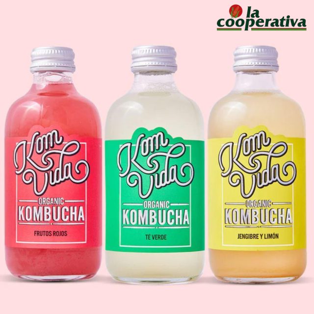 🌿 Descubre el poder de lo natural 🌿
¿Ya probaste Kombucha Viver? 🍹✨
Refresca tu día con una bebida viva, fermentada artesanalmente, sin aditivos y llena de beneficios para tu cuerpo.
💚 Fortalece tu sistema digestivo
💥 Llena de probióticos naturales
🍓 Sabores auténticos con ingredientes reales
🌱 100% natural, 0% postureo
Siente la diferencia. 
#KombuchaViver #BebidaViva #NaturalmenteSaludable #Probioticos #VidaFermentada
