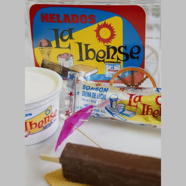 🍦✨ ¡El sabor de siempre, ahora en La Cooperativa! ✨🍦
Este verano, vuelve a disfrutar de los clásicos que nunca fallan:
💛 Bombón helado de crema de leche
🤍 Tarrina de nata La Ibense
Auténtico sabor tradicional que nos transporta a los veranos de la infancia ☀️
Hechos con mimo, ideales para compartir o darte un capricho refrescante 🧊🍧
📍¡Ya disponibles en nuestras tiendas!
Ven a por el tuyo antes de que se derrita 😋
#LaCooperativa #LaIbense #HeladosTradicionales #SaborDeSiempre #BombónHelado #HeladosDeTodaLaVida #VeranoConSabor #PlacerHelado